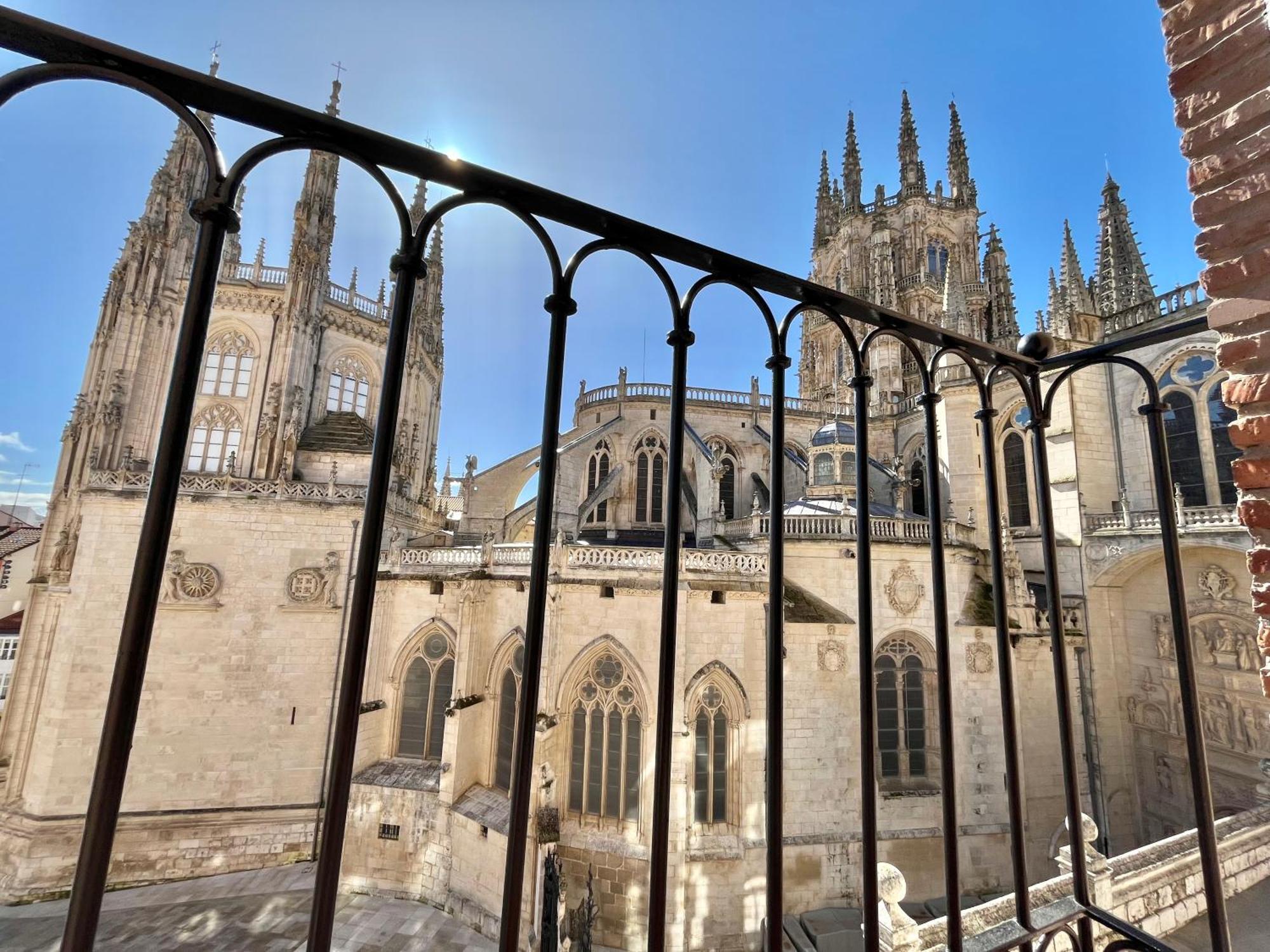 شقة Acariciando La Catedral Vista Espectacular Burgo المظهر الخارجي الصورة